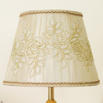 TL372-Golden Color Metal Body Table Lamp with Crystal Stone Design and Rose Pattern Texture Fabric Shade (8)